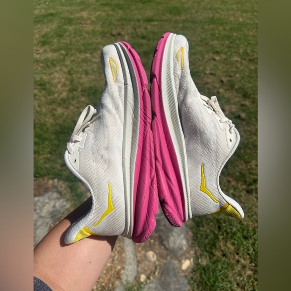 HOKA Clifton 9 size 11B women - Picture 3 of 14